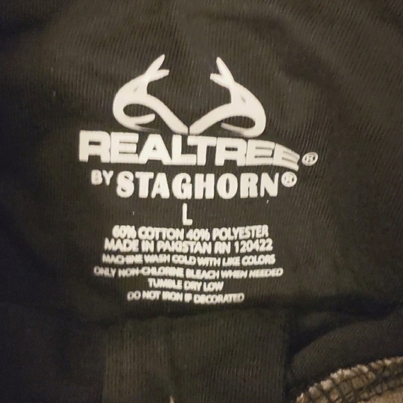 Staghorn Realtree Black Camo Trimmed Henley Size L - Picture 4 of 6